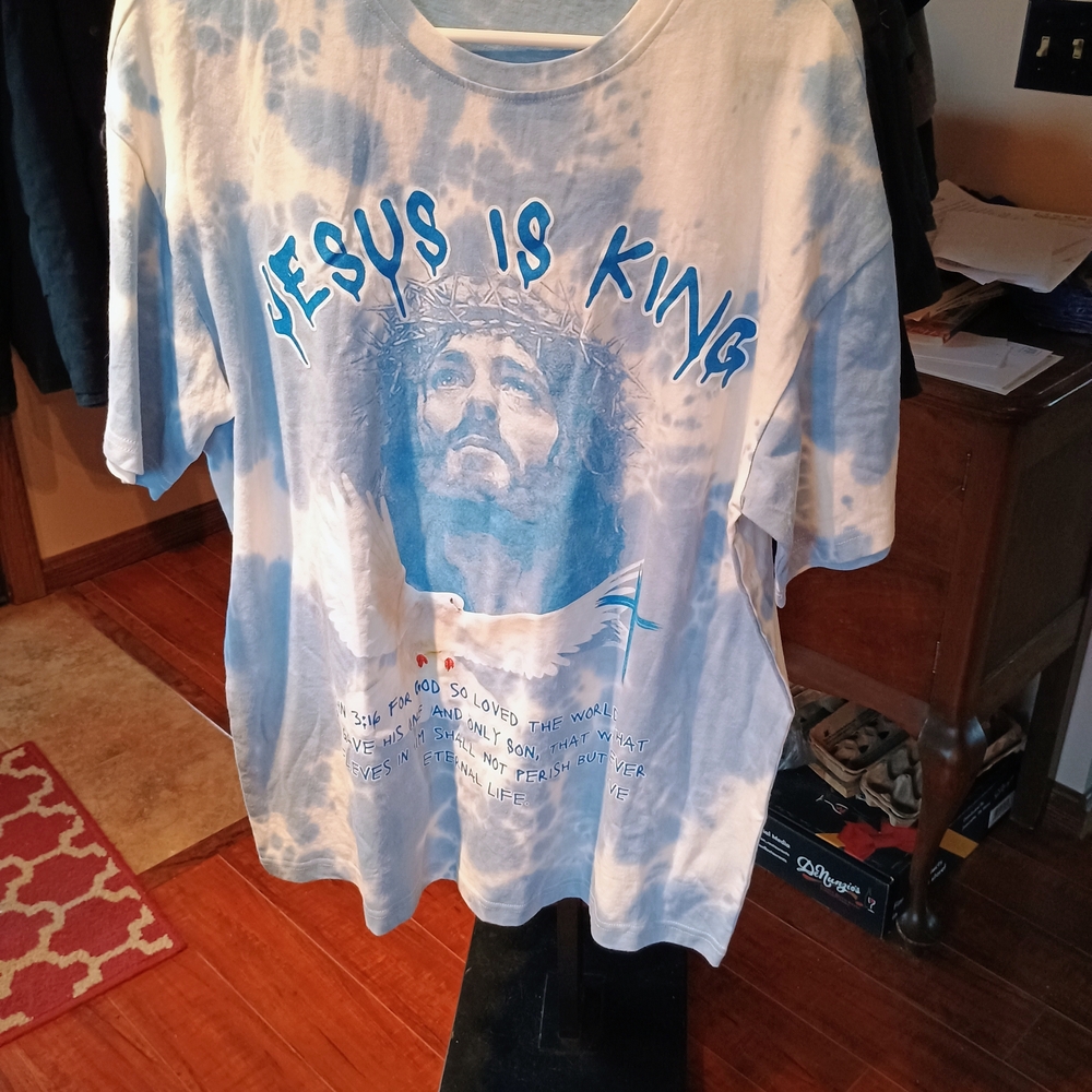 Blue and White Graphic T-Shirt Bin 28